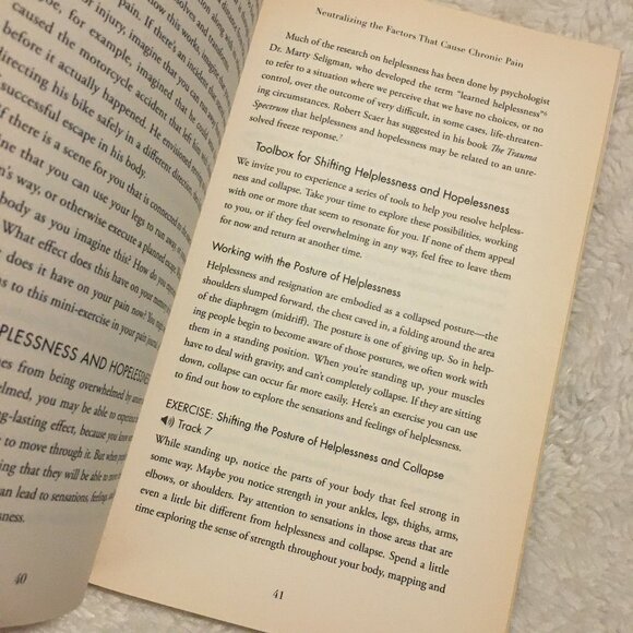 'Freedom from Pain' Softcover + CD By Peter A. Levine and Maggie P… - Picture 6 of 6